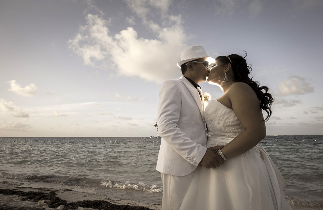 Winnie & Von- Destination Wedding Jellyfish Restaurant Punta Cana